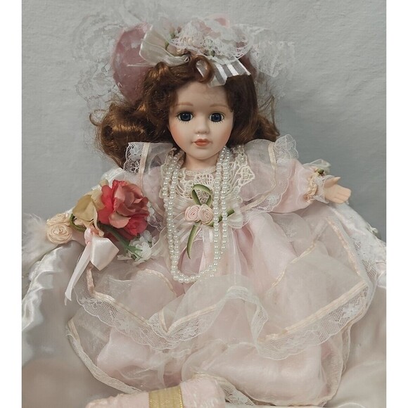 VG 12" Porcelain Doll in 2'x1.5"x1.5" Musical Wicker Basket Carriage Stroller - Picture 3 of 8